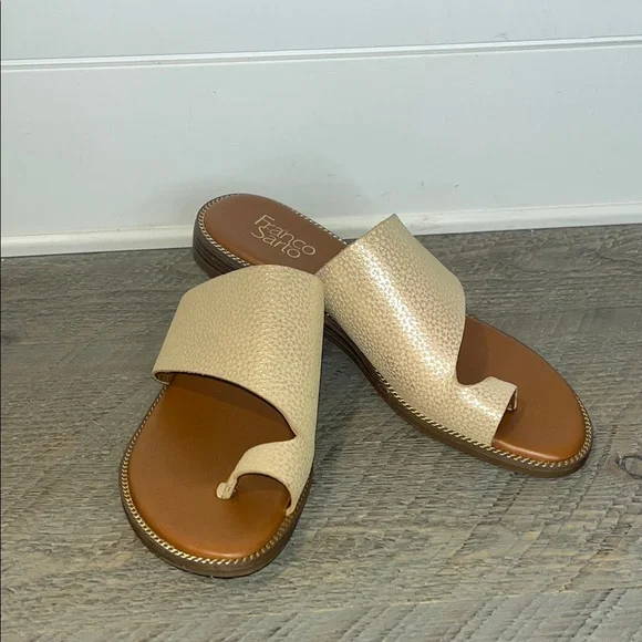 Franco Sarto Womens Pebbled/Metallic Gem Leather Slip On Slide Sandals - Size 8 - Picture 1 of 9